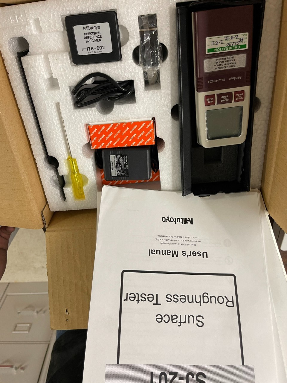 Mitutoyo SJ201 Digital Surface Roughness Tester