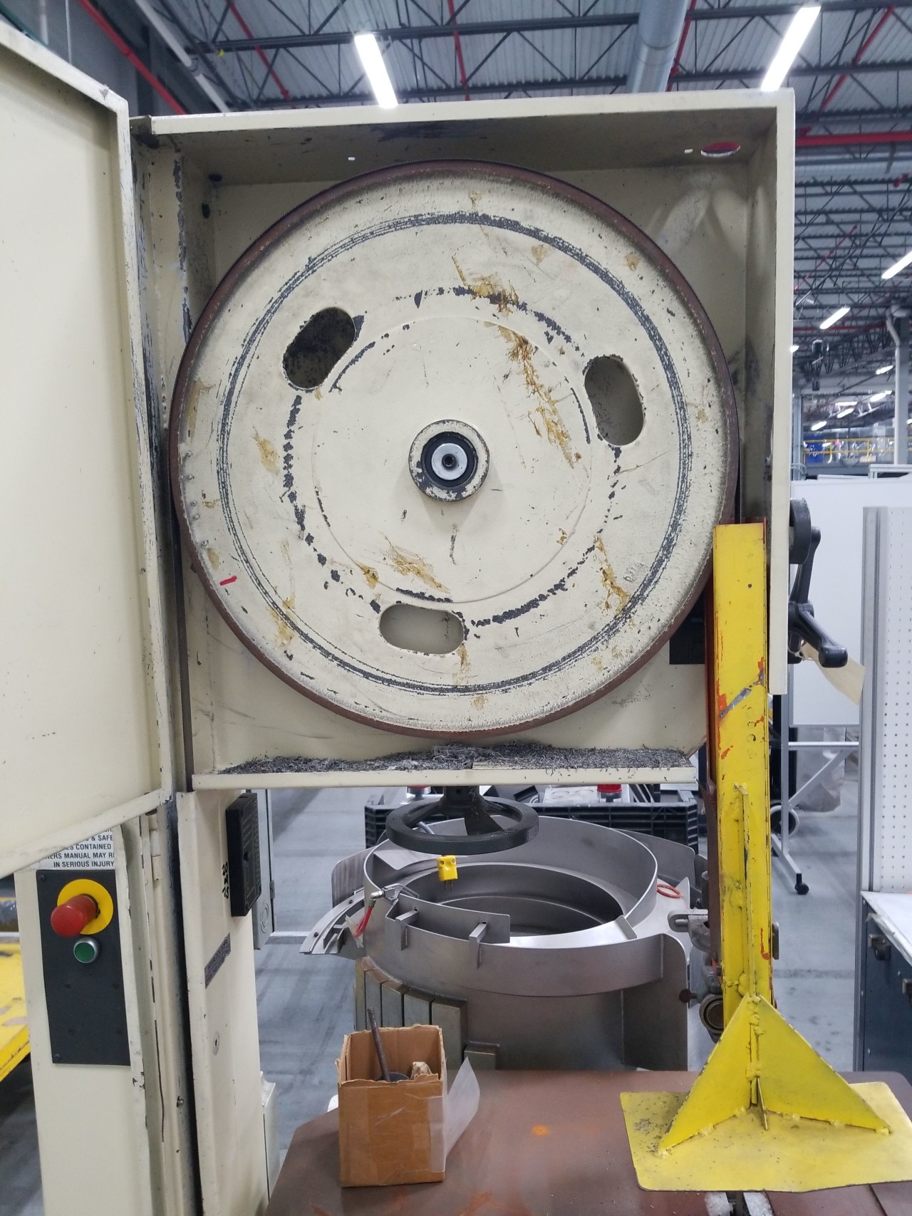 TANNEWITZ VERTICAL BAND SAW ( FOR PARTS/ MOTOR MISSING)