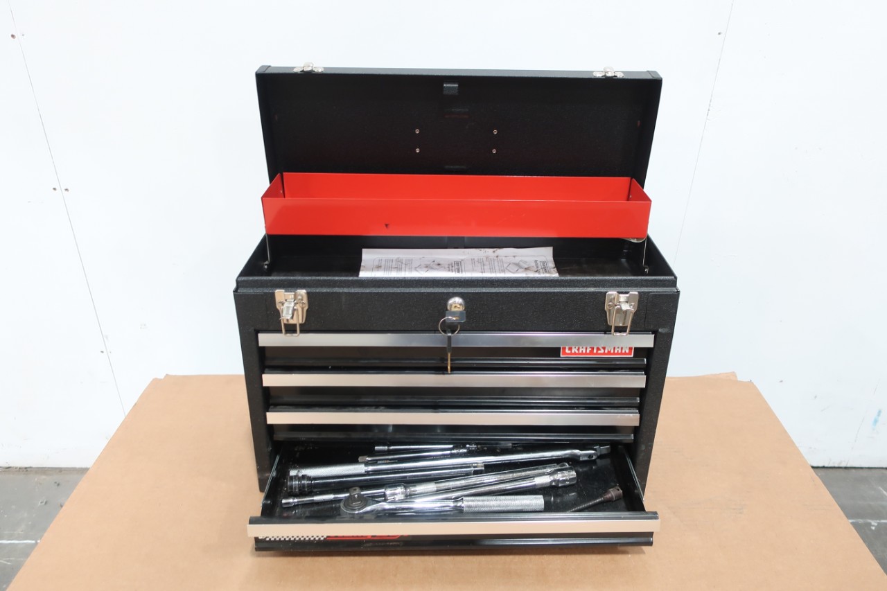 4 DRAWER LOCKING CRAFTMANS TOOL BOX AND ASSORTED SOCKETS/RACHETS