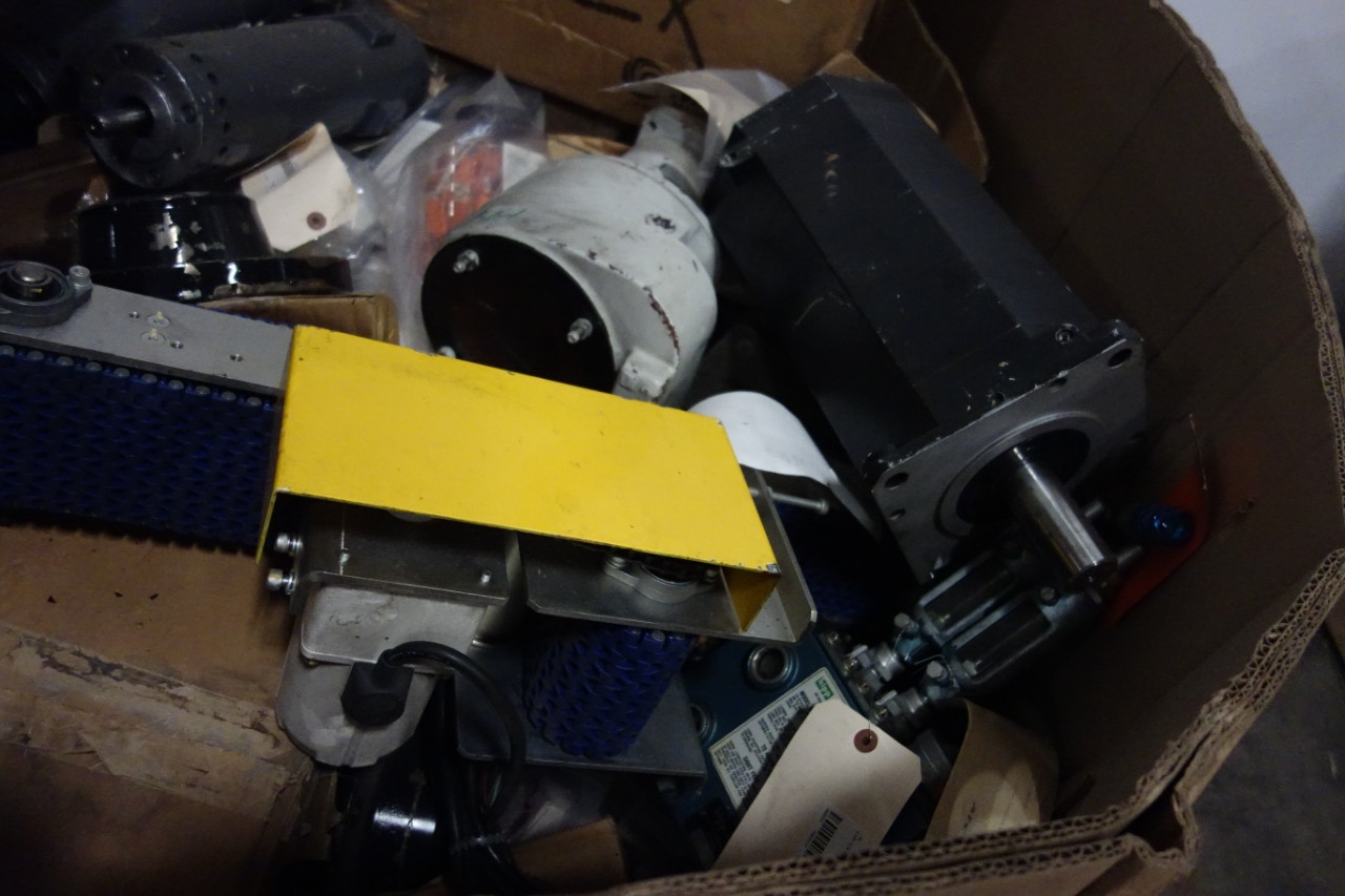 BLIND LOT OF MIXED MRO