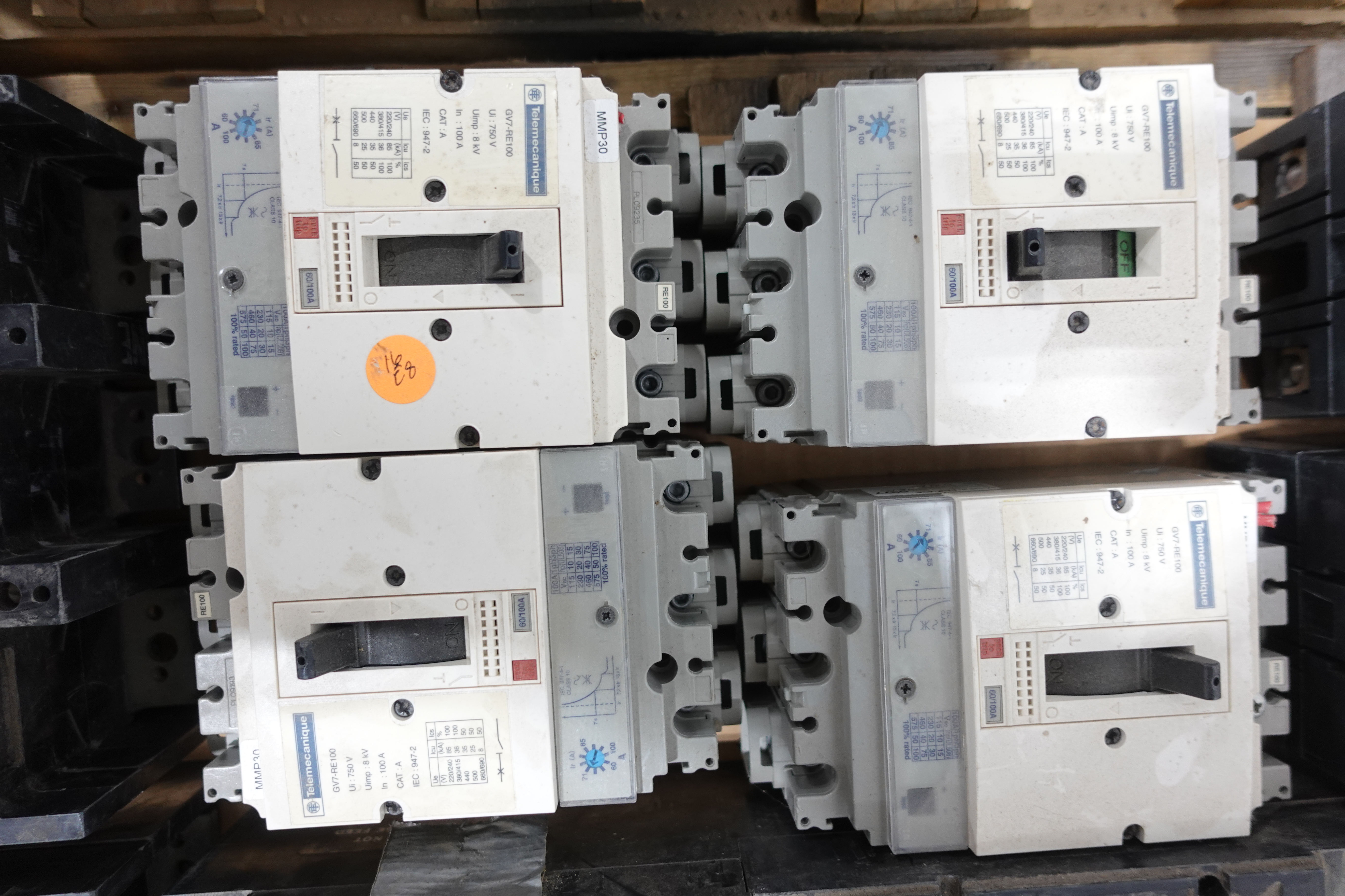 2 PALLETS OF ASSORTED CIRCUT BREAKERS For Sale | Aucto