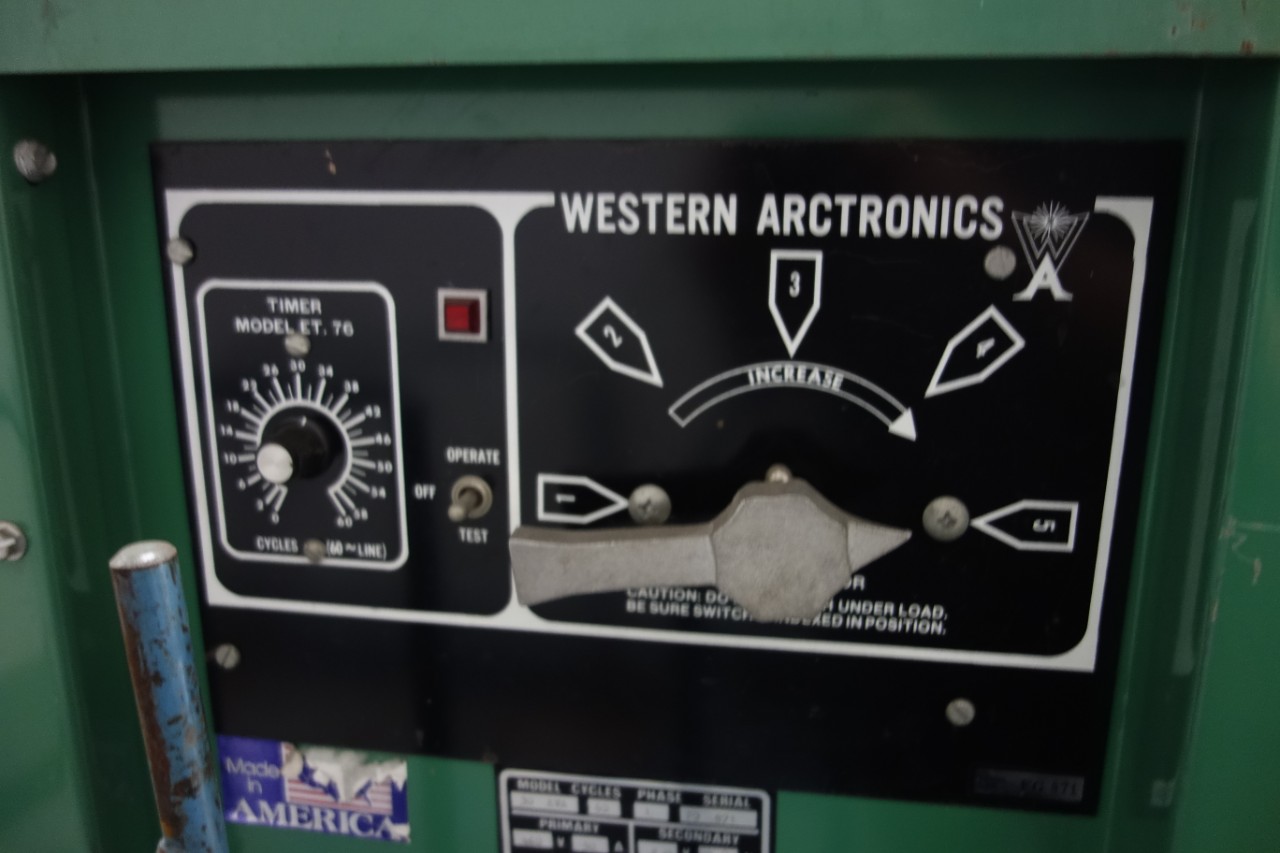 WESTERN ARCTRONICS SPOT WELDER WITH ACCESSORIES