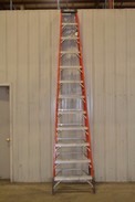 WERNER 12FT 375LB CAPACITY STEP LADDER