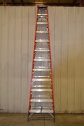 WERNER 12FT 375LB CAPACITY STEP LADDER