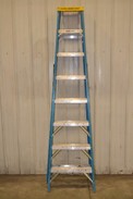 WERNER 8FT 250LB CAPACITY STEP LADDER
