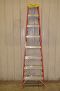 WERNER 8FT 300LB CAPACITY STEP LADDER