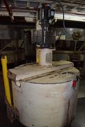 JACKETS COOLING KETTLE WITH MIXER