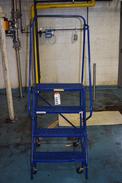 4 STEP ROLLING LADDER