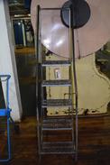 5 STEP ROLLING LADDER