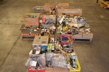 5 PALLETS OF ASSORTED ELECTRICAL CONTROLS