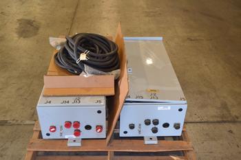 LOT OF 2 COOPER F4C/LS KYLE VACUUM RECLOSER CONTROL