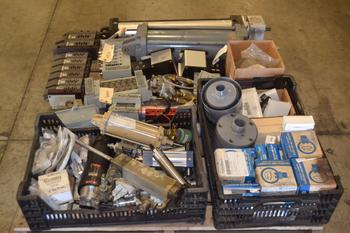 1 PALLET OF ASSORTED PNEUMATIC CYLINDERS AND VALVES
