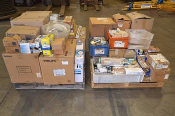 2 PALLETS OF ASSORTED LIGHTING