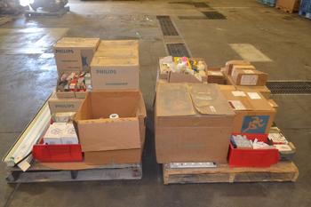 2 PALLETS OF ASSORTED LIGHTING