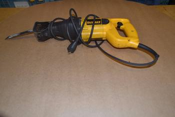 DEWALT DW304P RECIPROCATING SAW