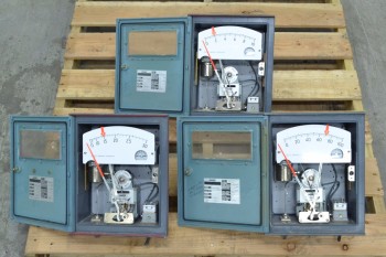 3 ASSORTED FOXBORO 43AP-FA12N PNEUMATIC CONTROLLER (BRAMPTON)