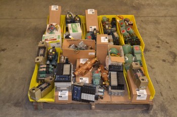 1 PALLET OF ASSORTED SOLENOID VALVES, ASCO, NUMATICS