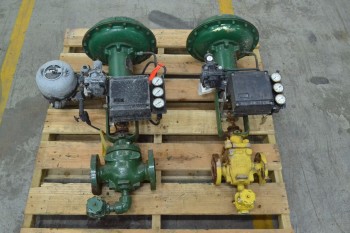 2 FISHER ASSORTED 667-ES 667-ED IRON CONTROL VALVE (BRAMPTON)
