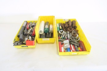 LOT OF ASSORTED TAPS AND DIES