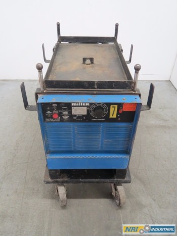 MILLER ELECTRIC 400SS GOLD STAR 230/460/575V-AC WELDER (BRAMPTON)