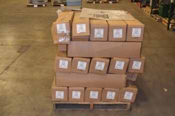 1 PALLET OF 33X50 IN 6 MIL CLEAR POLY BAGS