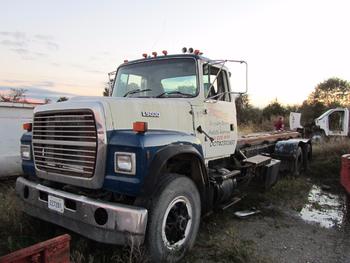 1995 Ford L 9000 Roll Off Truck