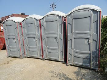35 Porta Johns