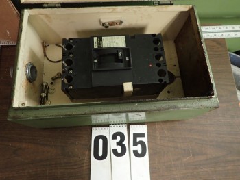 Fuji SA203 3-Pole 125A Circuit Breaker w/ Enclosure