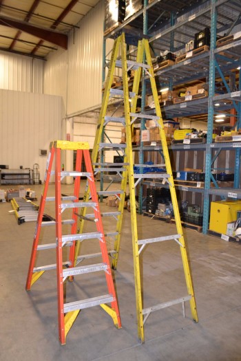 LOT OF 2 ASSORTED A-FRAME LADDERS