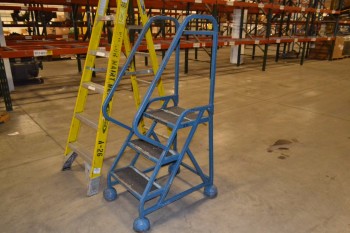 LOT OF 2 LADDERS, WERNER, COTTERMAN