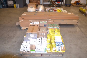 4 PALLETS OF ASSORTED LIGHTING