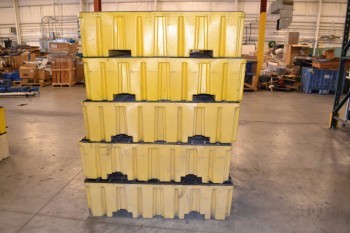 LOT OF 5 EAGLE 1640 CONTAINMENT PALLETS