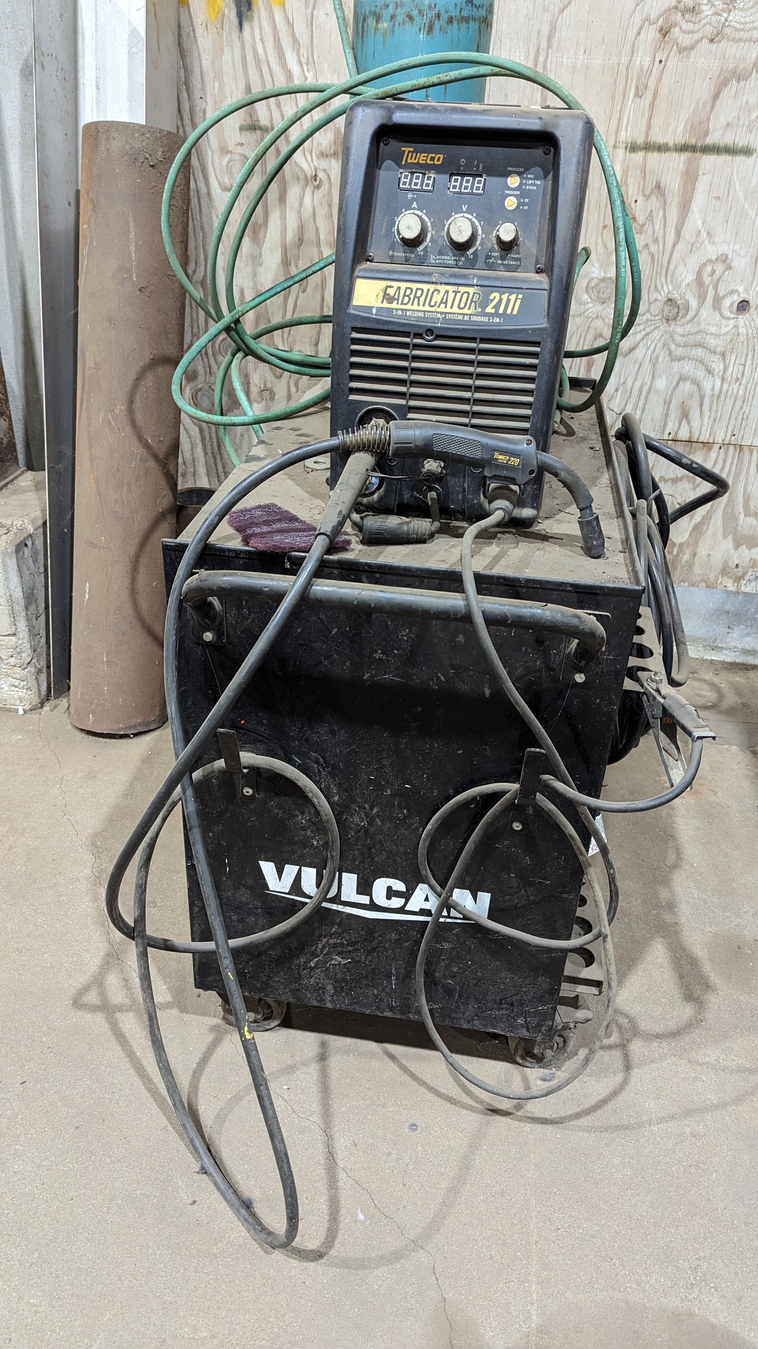 Tweco Fabricator 211i 3 in 1 Welding System with Toolbox