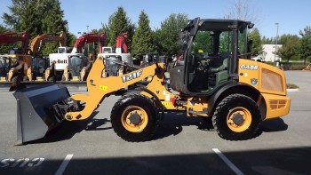 2015 CASE 121F COMPACT WHEEL LOADER