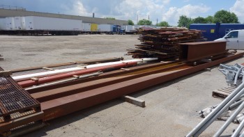 LOT OF ASSORTED STEEL I-BEAMS AND PLATES, 4X I-BEAMS, 2X PLATES