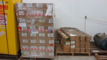 2 PALLETS OF ASSORTED FLUORESCENT LIGHTS, GE F40SP41, PHILIPS