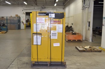 WILLIAMS FLAMMABLE SAFETY CABINET 40 X 62 X 15 IN