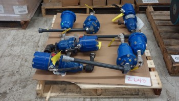 1 PALLET OF ASSORTED LIQUID LEVEL SWITCHES, MAGNETROL, VALMATIC