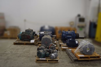 8 PALLETS OF ASSORTED AC MOTORS 575V-AC, 1-200HP, BALDOR, GE