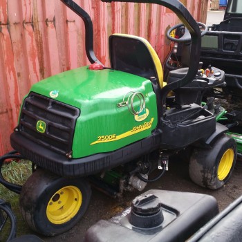 John Deere 2500E mower