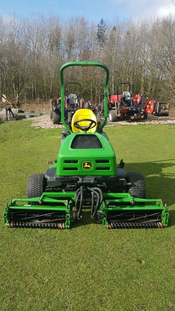 John Deere 2653B mower