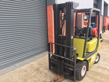 Clark CMP18L, Gas fork lift truck
