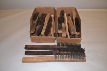 LOT OF ASSORTED WIRE BRUSHES