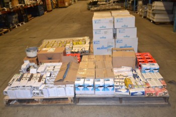4 PALLETS OF ASSORTED LIGHTING