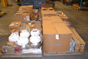 4 PALLETS OF ASSORTED LIGHTING