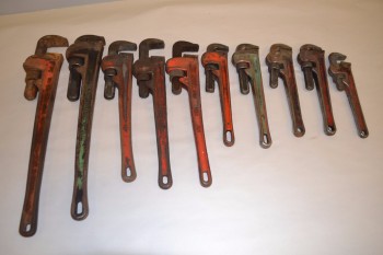 LOT OF ASSORTED PIPE WRENCHES