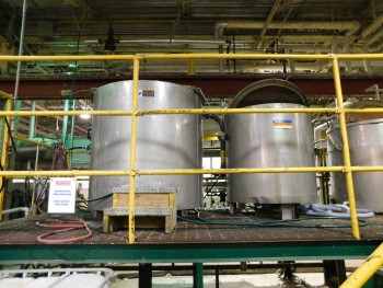 Stainless Steel Tank 1000 Ltr With Mixer Agiator Pump