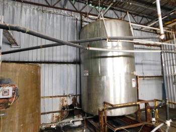 Stainless Steel Tank Approx 10,000 Gal Empty