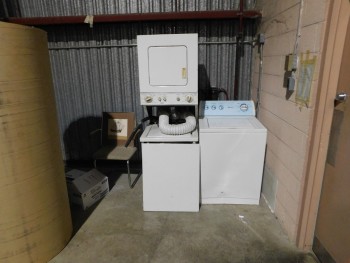 Washer Dryer Set and 1 Single wahser