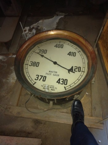 Pressure gauge, double sided